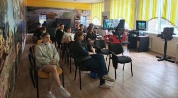 Будущее в небе и лесу: школьники знакомятся с профессиями 